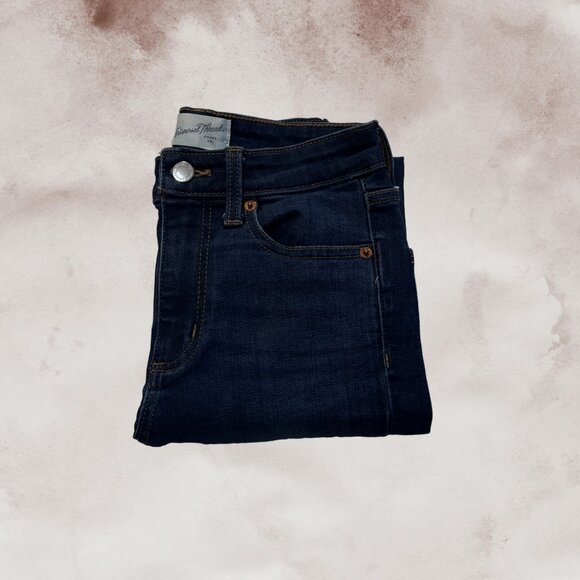✨ Universal Thread High Rise Everyday Skinny Jeans (Dark Wash) - Picture 2 of 6